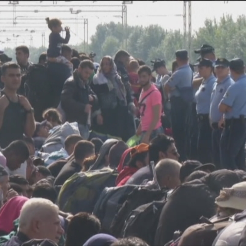 Continúa la llegada masiva de refugiados a territorio europeo 