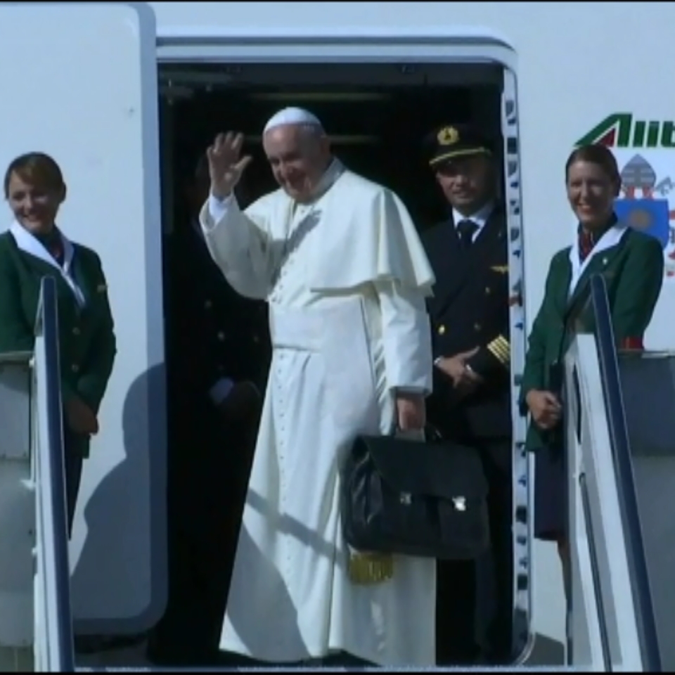 El papa Francisco parte hacia La Habana