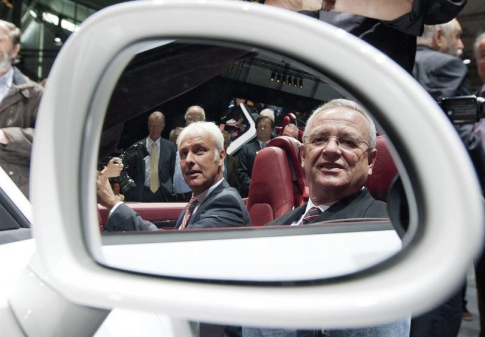 El presidente de Volkswagen (dch), junto al de Porsche. Imagen de archivo: EFE