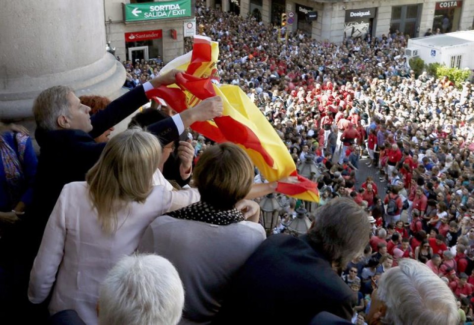 Ayuntamiento Bardelona bandera española EFE