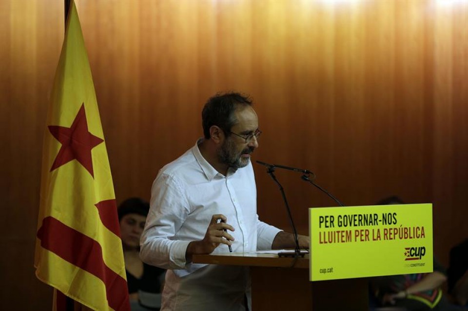 El cabeza de lista y diputado electo Antonio Baños, durante la conferencia de la CUP. EFE