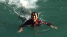 Bárbara Goenaga se lanza al mar en el rodaje de 'Eskamak Kentzen'