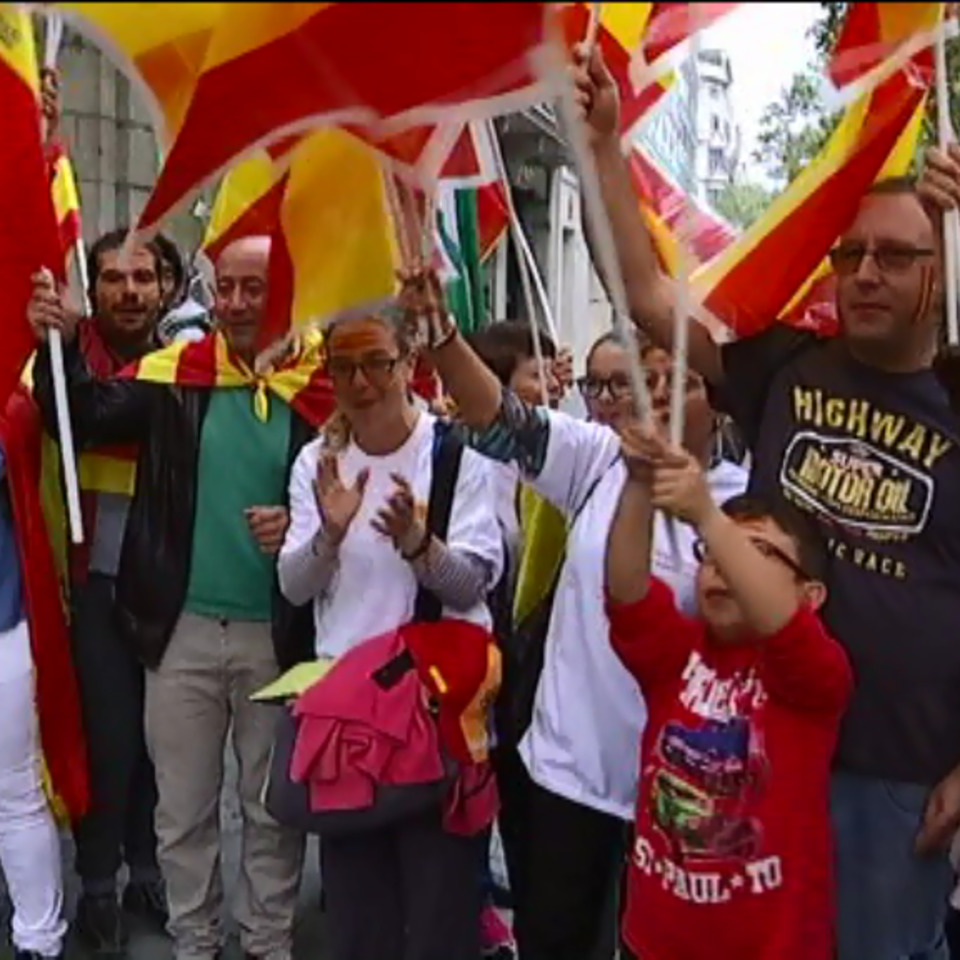 2.000 personas se manifiestan en Barcelona contra la independencia