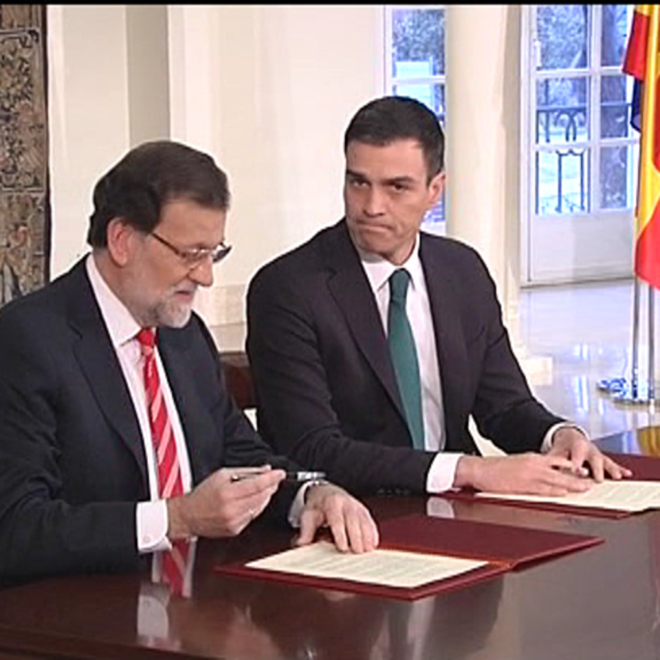 Rajoy llama a Sánchez y Rivera para responder al desafio soberanista 