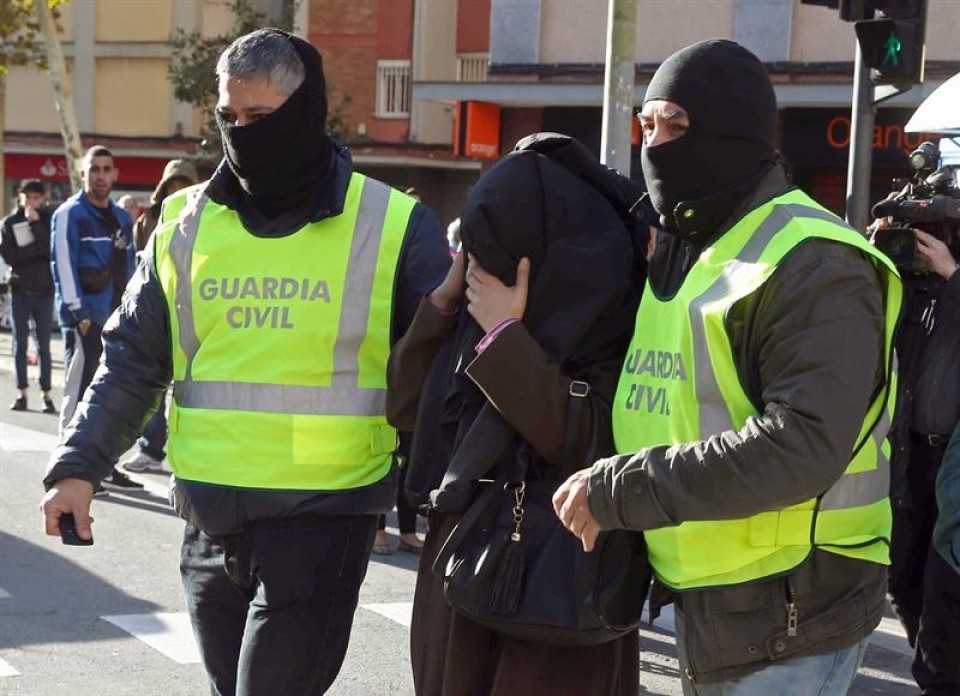 Dos detenidos en Barcelona acusados de cooperar con el Estado Islámico. Foto: EFE