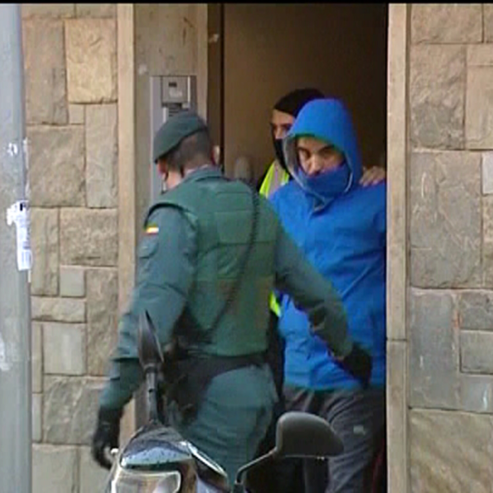 Dos detenidos en Barcelona acusados de cooperar con el Estado Islámico. Foto: EFE