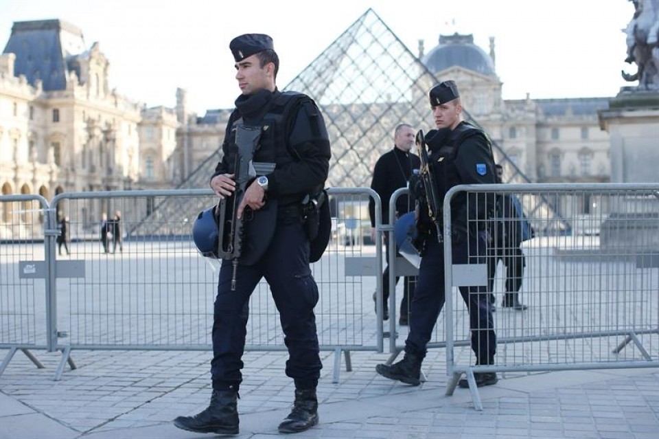 Gendarmes en París. Imagen de archivo: EFE