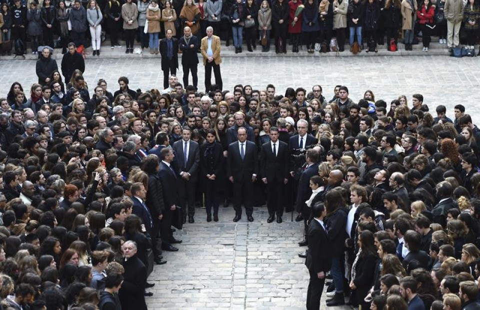 Minuto de silencio en el mundo por los atentados de París