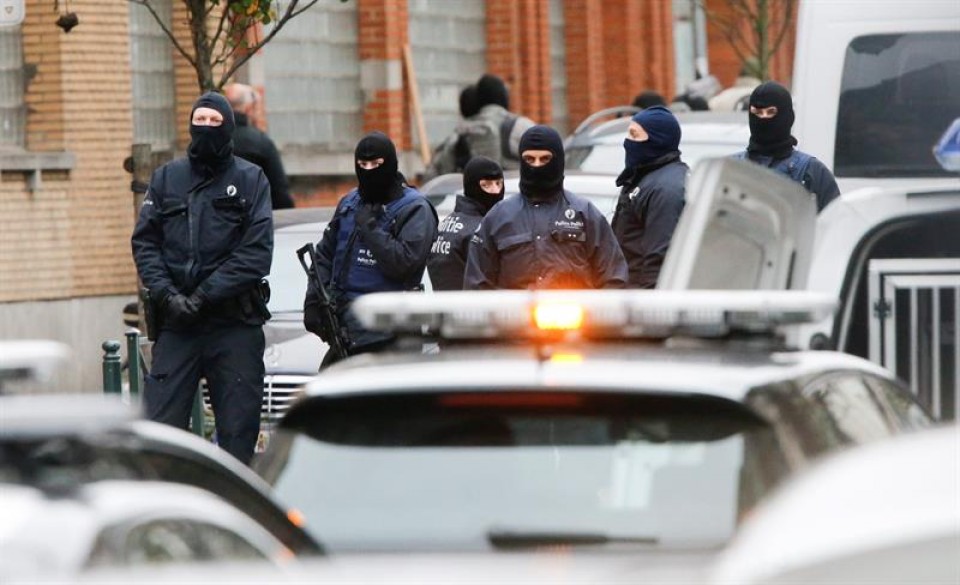 Parisko atentatuen gisakoak izateko arriskuaz ohartarazi du Belgikak