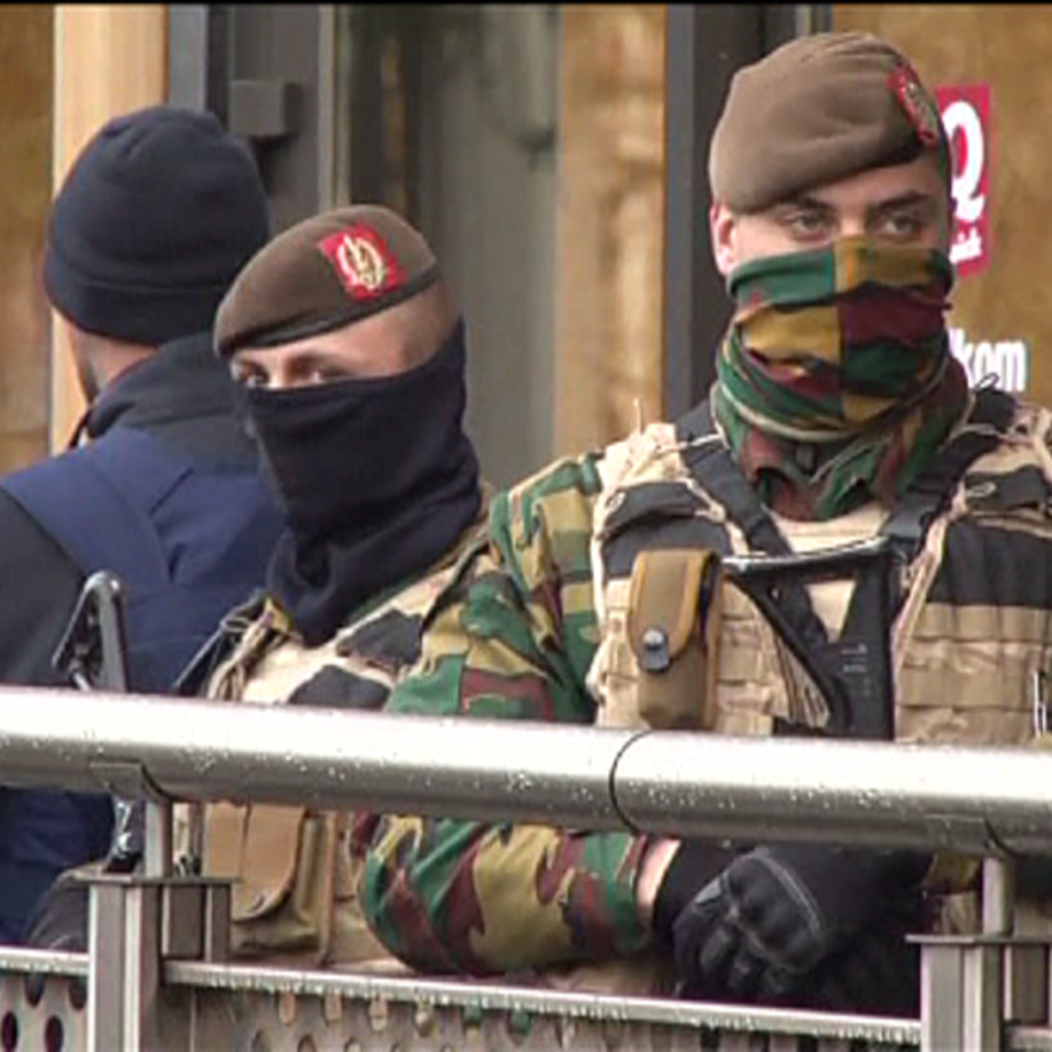Armadak eta Poliziak Bruselako kaleak hartu dituzte. Argazkia: EFE