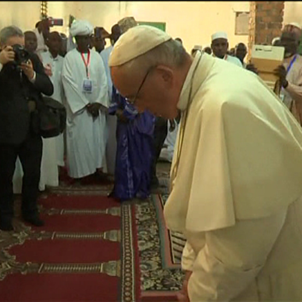 El papa se va de Centroáfrica pidiendo unidad entre religiones