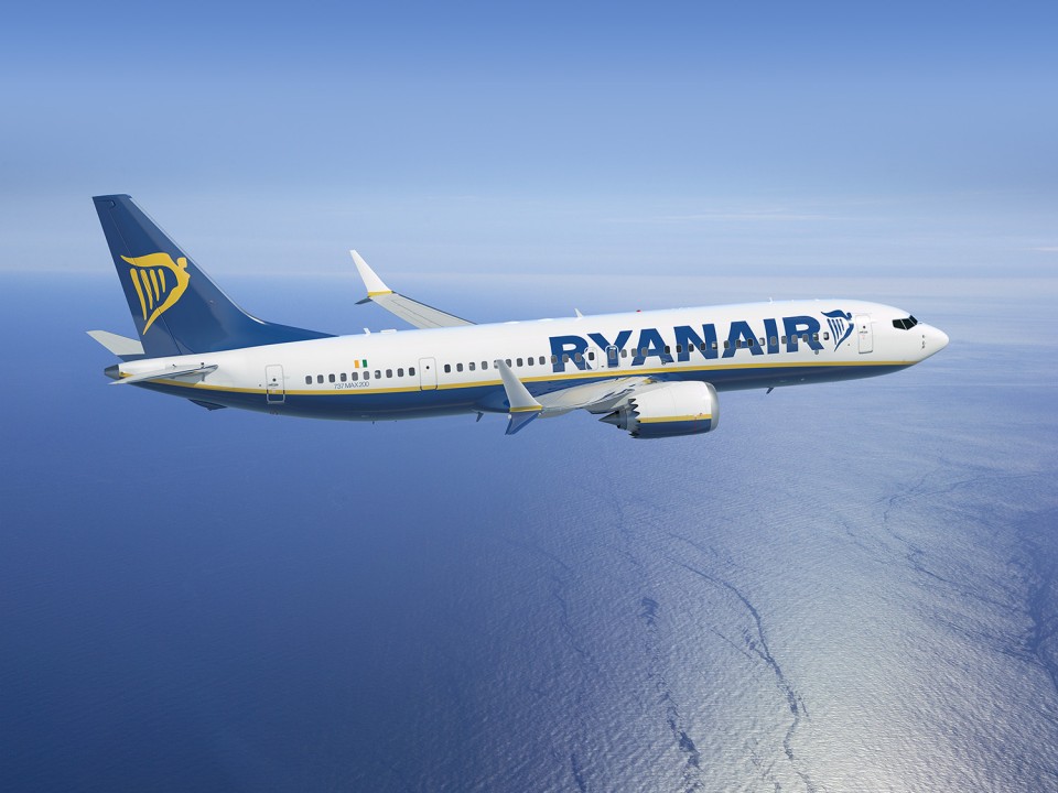 Ryanair konpainiaren hegazkina. 