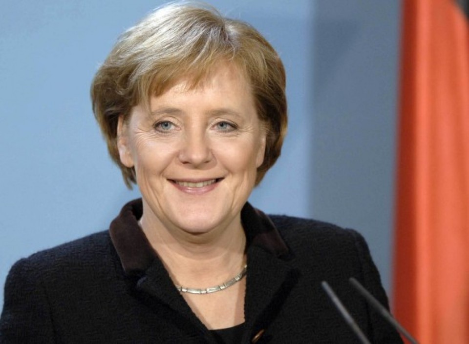 Un paquete sospechoso obliga a cerrar la oficina de Angela Merkel 