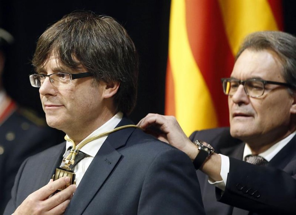 Artur Mas y Carles Puigdemont en la toma de posesión. Foto: EFE