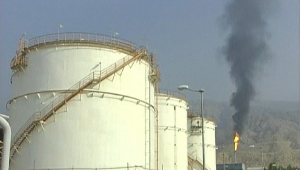 Petrolioa gordetzeko tangak, Iranen. Argazkia: ETB.