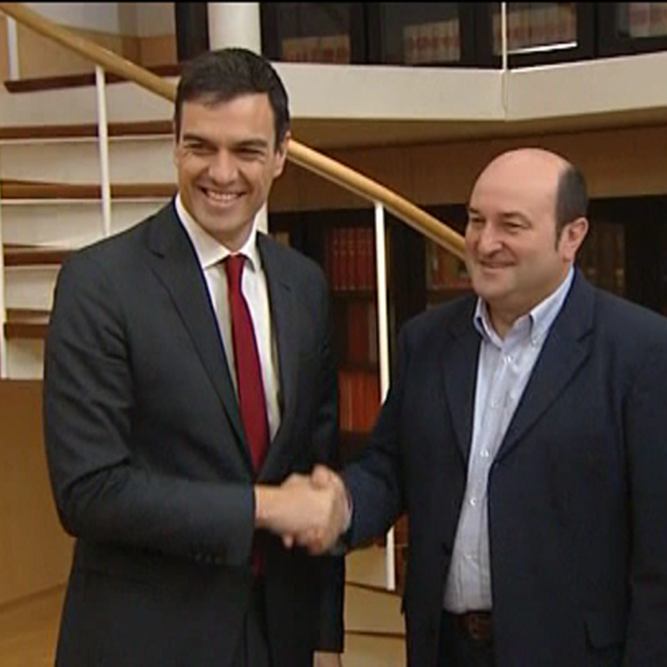 Pedro Sánchez y Andoni Ortuzar antes de la reunión entre el PSOE y el PNV. Foto de archivo: EiTB