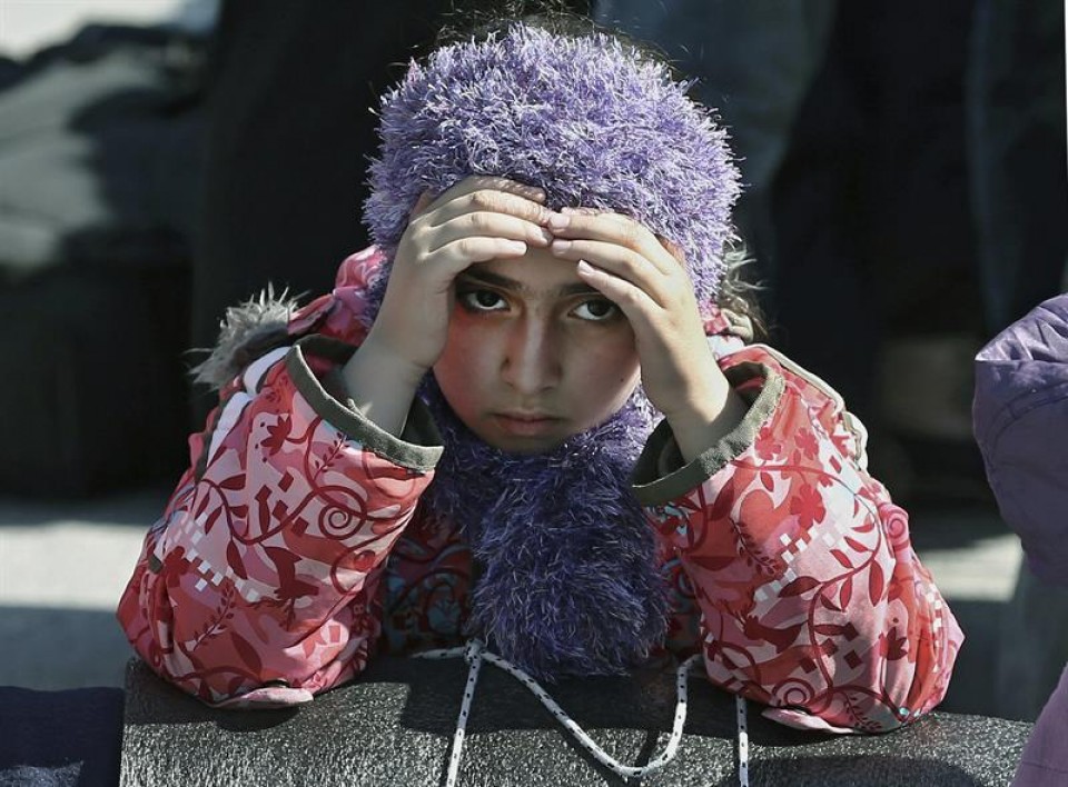 Una niña refugiada en Grecia. Foto: EFE