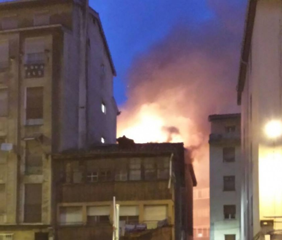 Incendio en Eibar (Gipuzkoa). Foto: Odile Kruzeta