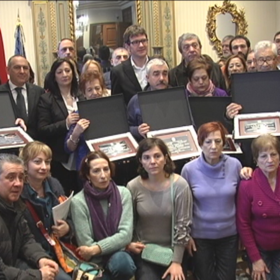Recepción a los familiares de las víctimas del 3 de marzo en Gasteiz