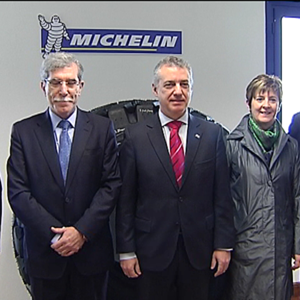 El lehendakari Iñigo Urkullu en su visita a la planta de Michelín en Vitoria-Gasteiz. Foto: EFE