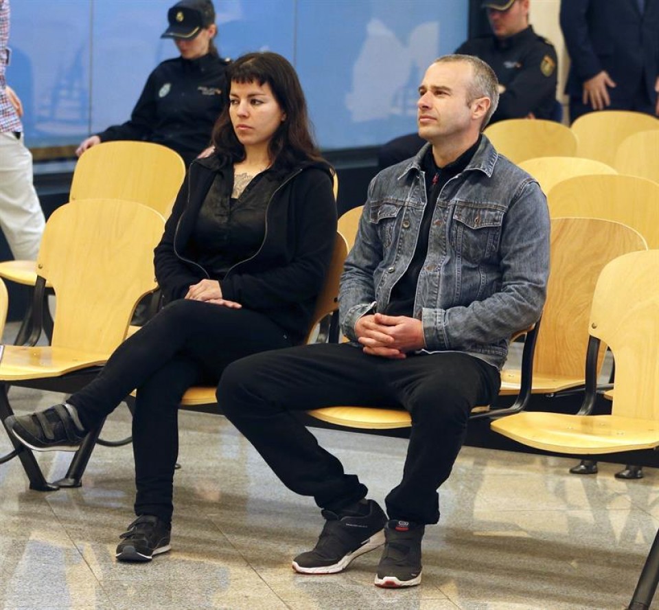 Francisco Javier Solar Domínguez y Mónica Andrea Caballero Sepúlveda en el juicio. Foto: EFE