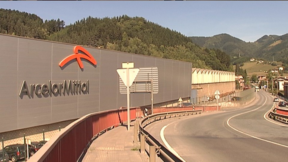 Planta de Arcelor en Olaberria, que fue cerrada por la multinacional. Imagen de archivo: EiTB