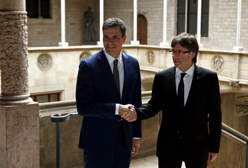 Sánchez y Puigdemont inician el 'deshielo'