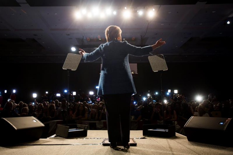 Hillary Clinton AEBeko Estatu idazkari ohia West Palm Beachen (Florida). Argazkia: EFE