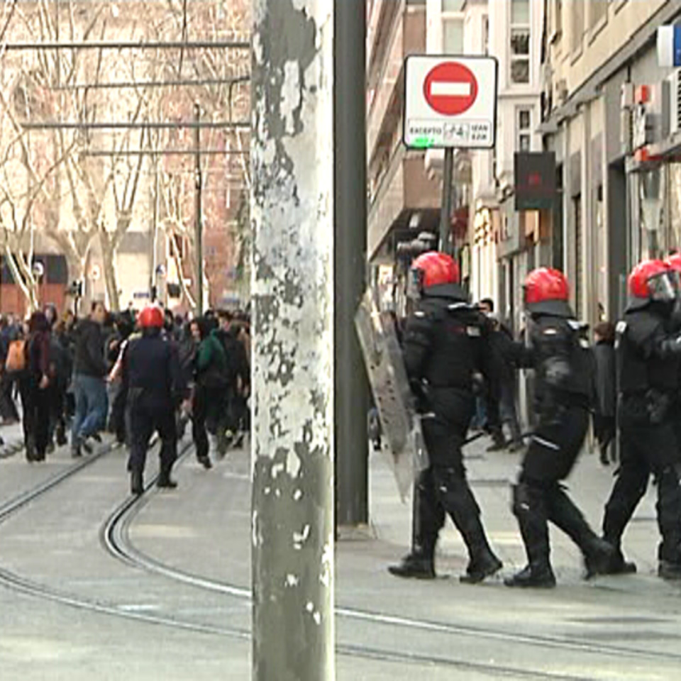 En Vitoria-Gasteiz también se produjeron incidentes durante la huelga del 17M. EiTB