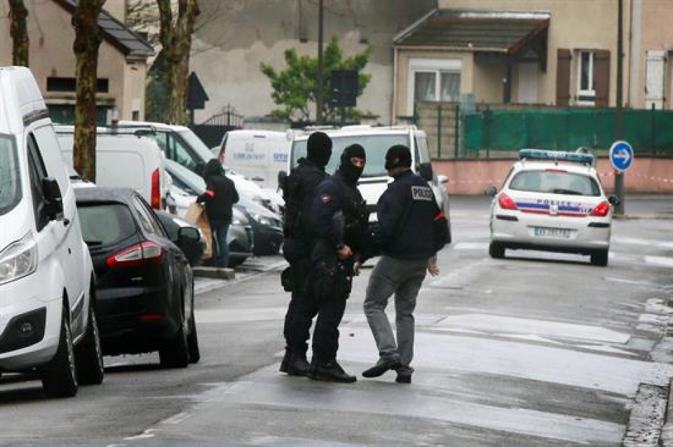 Frantziako Poliziak iaz egindako operazio bat. Artxiboko argazkia: EFE
