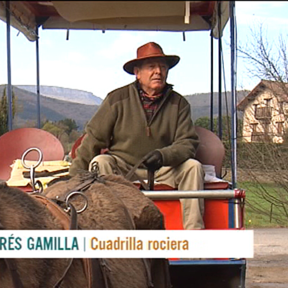 Cuatro jubilados de Llodio viajan en carro al Rocío
