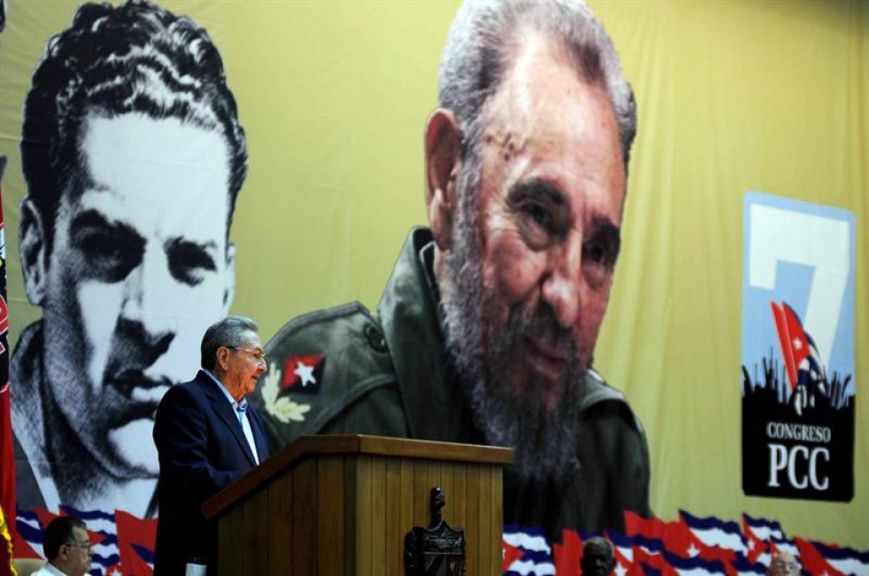 Raúl Castro, en su discurso ante el Congreso del Partido Comunista. Foto: EFE