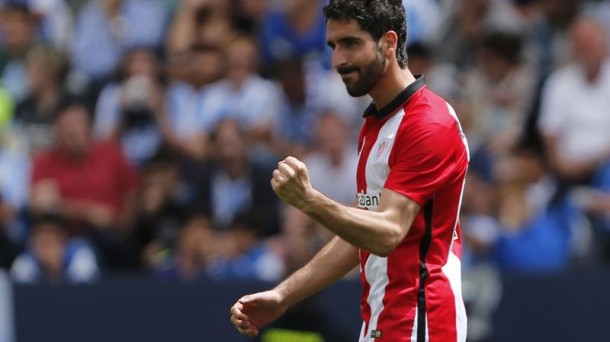 Raúl García celebra su gol. Foto: Efe.