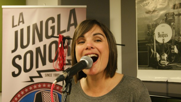 La cantante de Iparralde Anne Etchegoyen en las sesiones jungleras