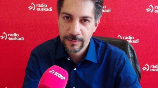 Ricardo Alía riega con sangre la facultad de Químicas de Donostia