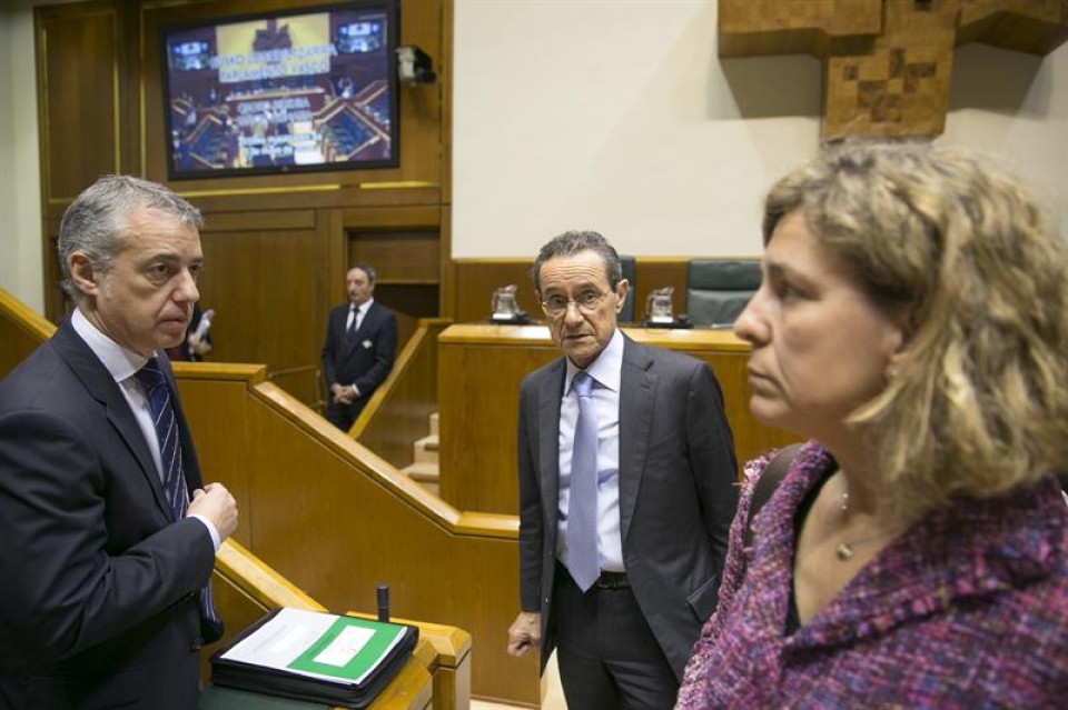 Urkullu, Toña y Oregi, en el Parlamento Vasco.