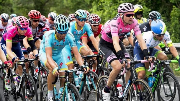 Dumoulin y Nibali, dos de los protagonistas del pasado Giro de Italia. Foto: Efe.
