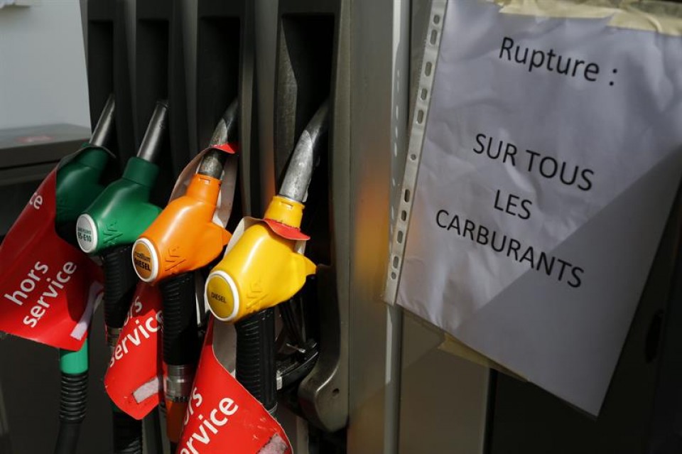 Escasez de gasolina en Francia Frantzia falta lan erreforma reforma laboral. EFE