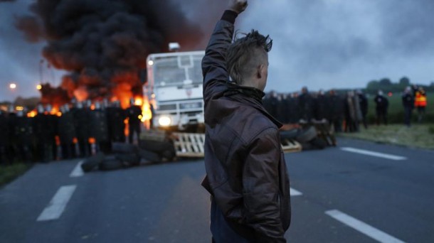 Las protestas contra  la reforma laboral paralizan Francia