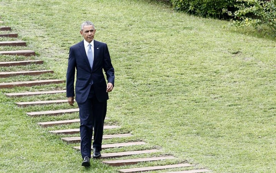 Barack Obama AEBko presidentea.