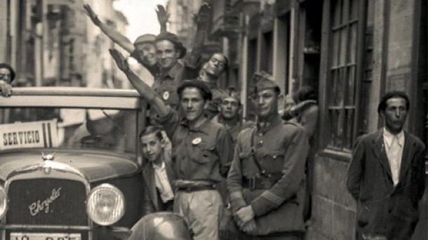 Álava en 1936 con el escritor Germán Ruiz Llano                      