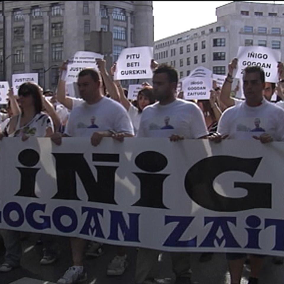 Los padres de Iñigo Cabacas piden justicia. Foto de archivo: EFE