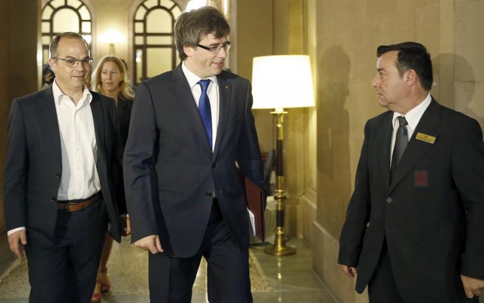 Carles Puigdemont president Cataluña Katalunia Parlament Jordi Turull JxSi veto CUP. EFE