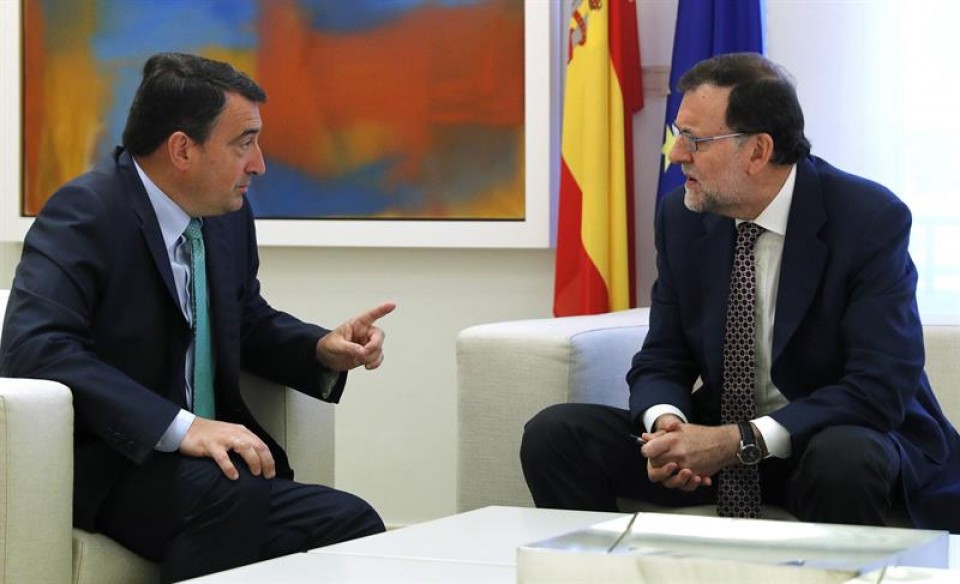 Aitor Esteban eta Mariano Rajoy. EFE