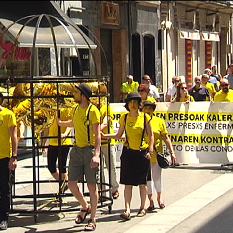 Una manifestación de Sare en Vitoria-Gasteiz. EiTB