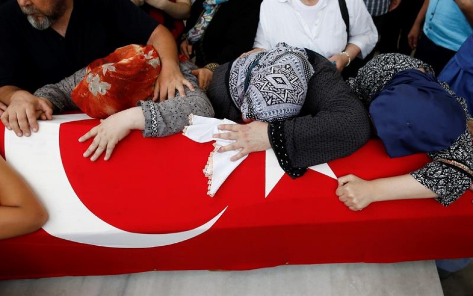 Funerales en Turquía d la víctimas del fallido golpe. Foto: EFE