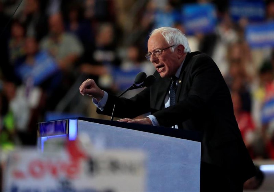 El senador Bernie Sanders en su discurso ante la Convención Demócrata en Filadelfia. Foto: EFE