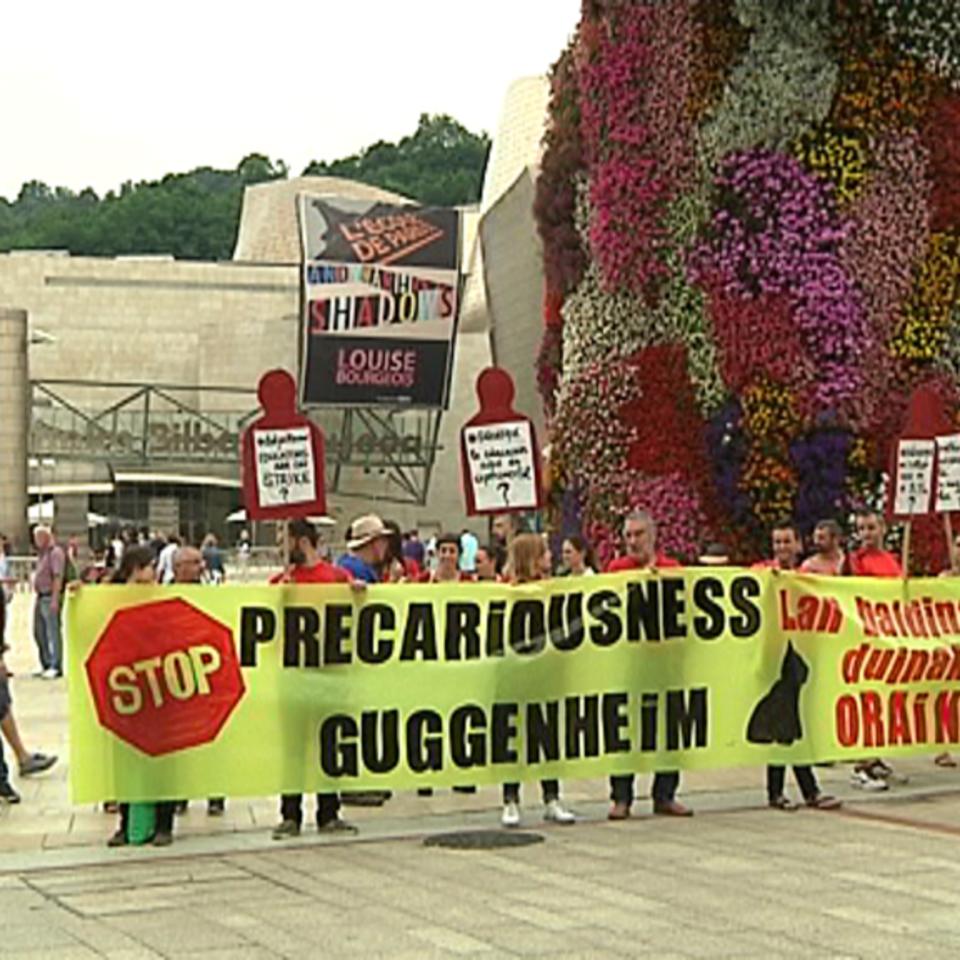 Protesta de los educadores del museo Guggenheim de Bilbao: Foto: EiTB