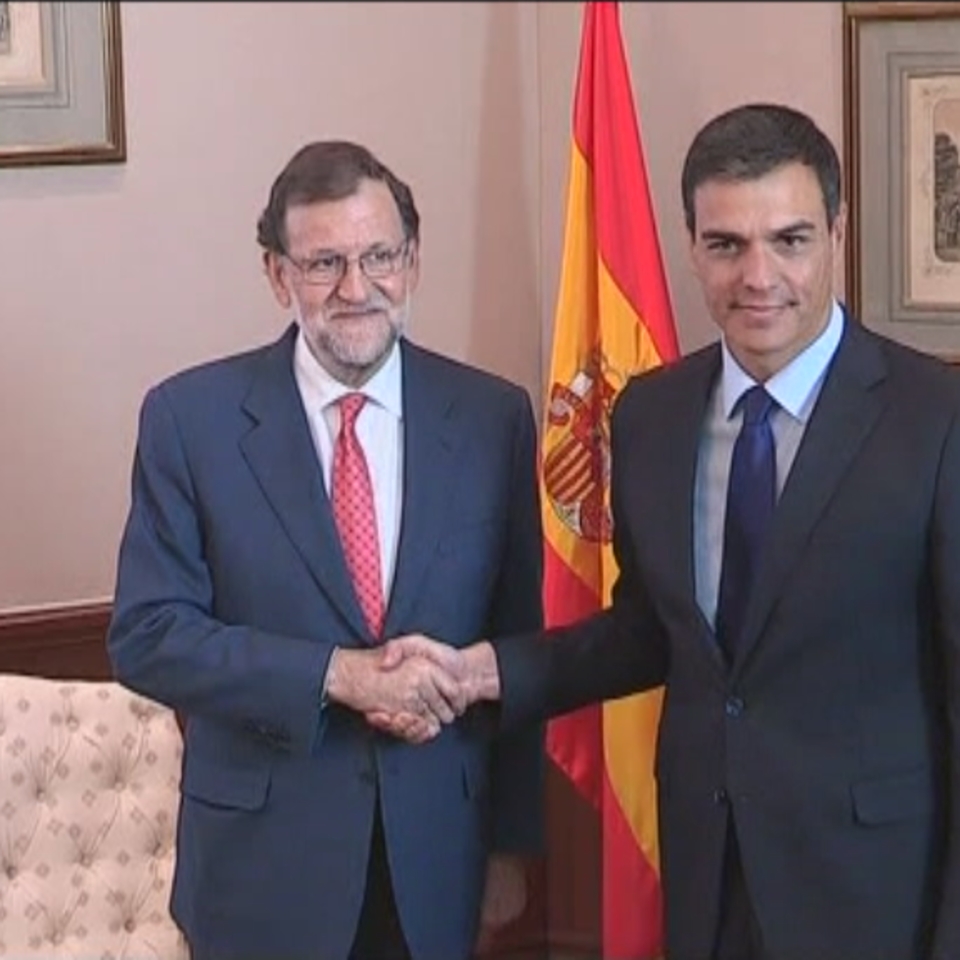 Mariano Rajoy kazetarien aurrera agertu da Pedro Sanchezekin bilera egin ostean. Argazkia: EiTB