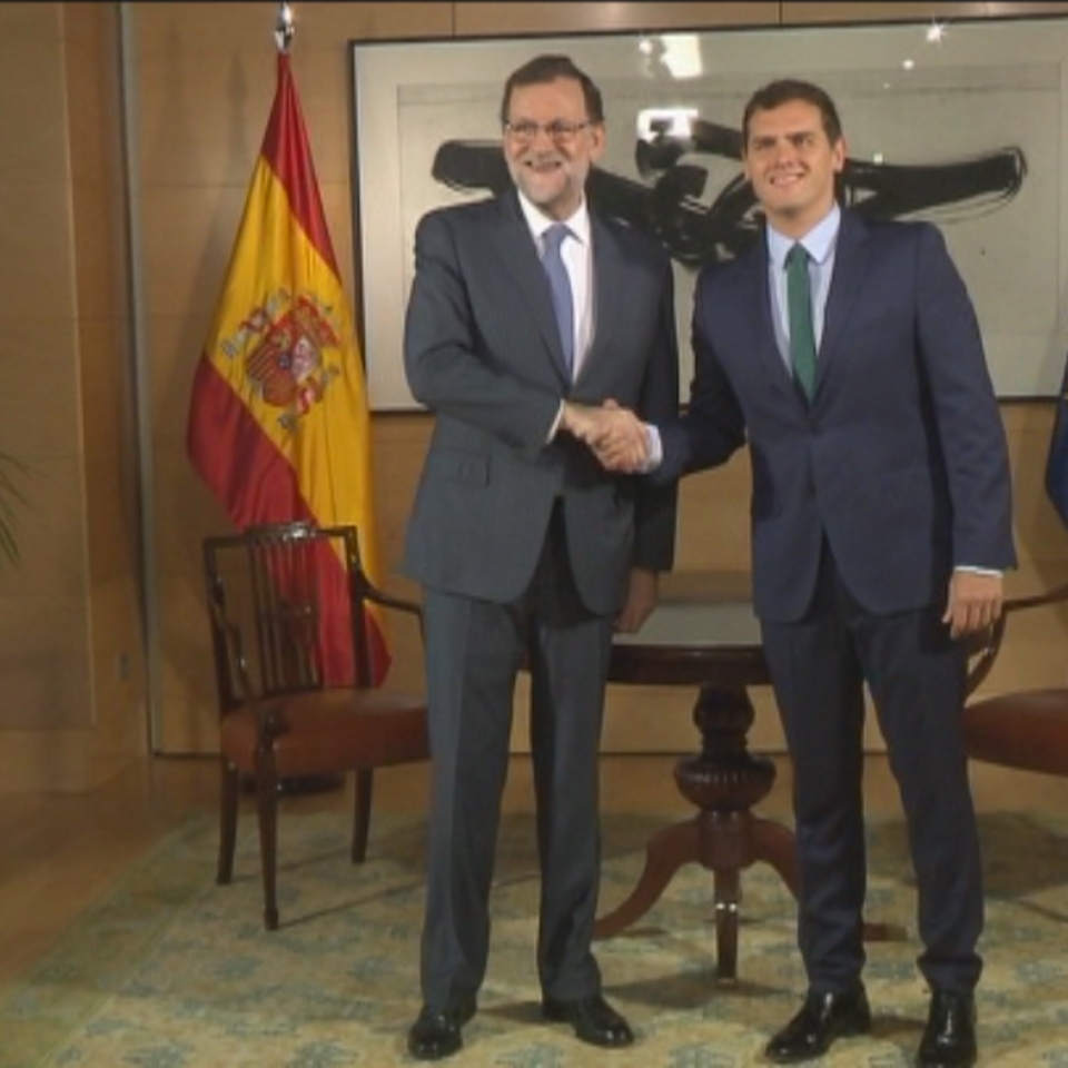 El candidato del PP, Mariano Rajoy, y el líder de Ciudadanos, Albert Rivera. Imagen: EFE